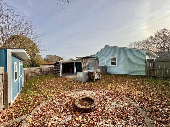 Building Photo - Beautiful Ranch Style Home