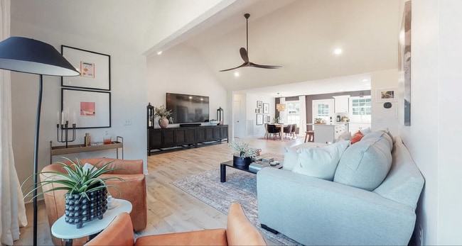 Building Photo - "Charming 3-Bed, 2-Bath Home on Claypool R...