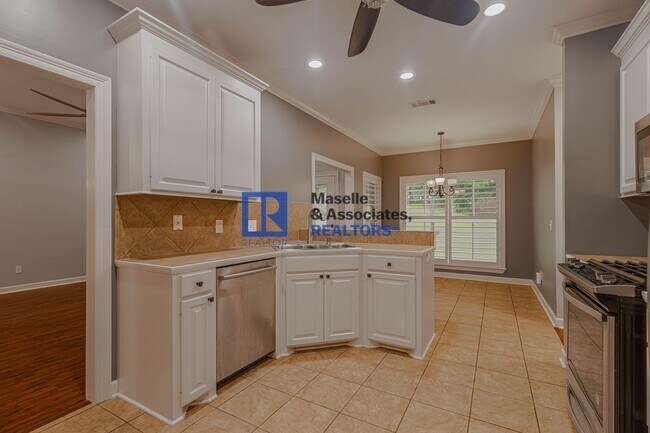 Building Photo - 3 Bed/2 Bath Home in Bruenburg in Clinton