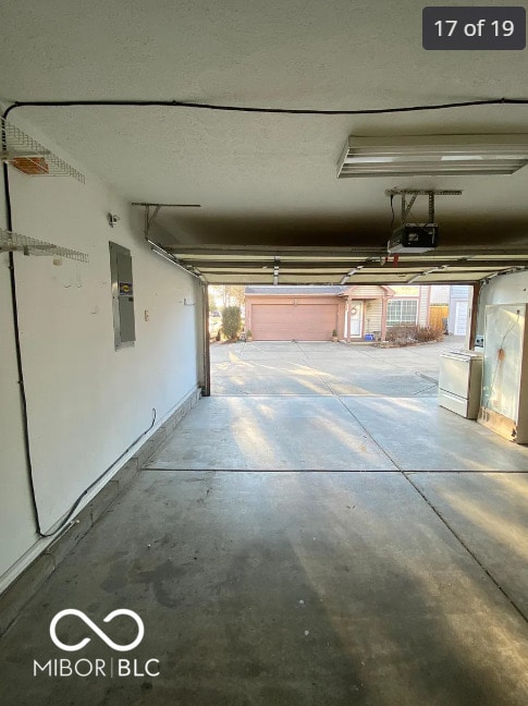 Building Photo - 628 Mountain Pine Dr