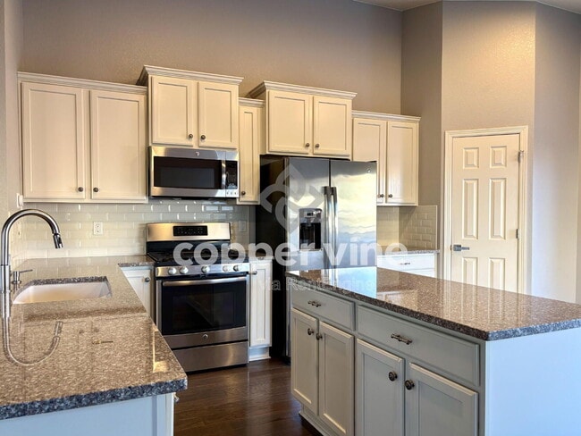 Building Photo - 5189 Thistle Dr