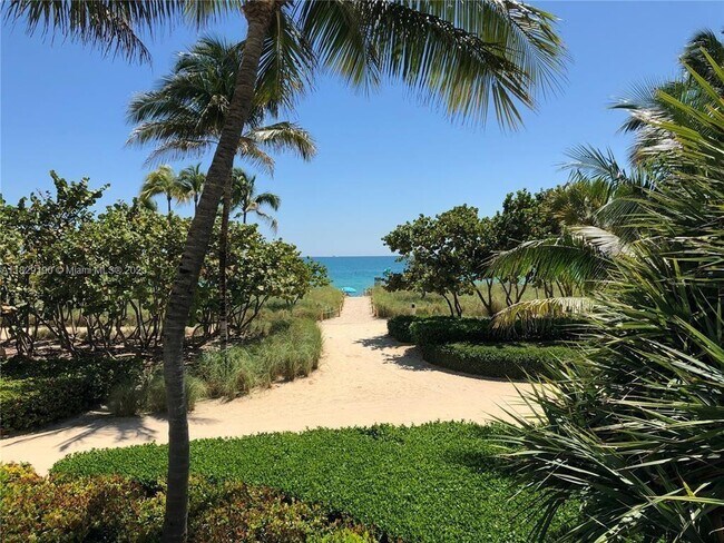 Building Photo - 10185 Collins Ave