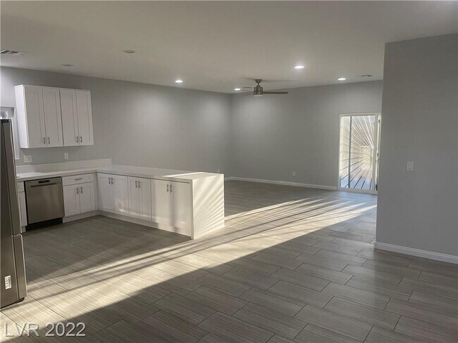 Building Photo - 4966 Andover Dr