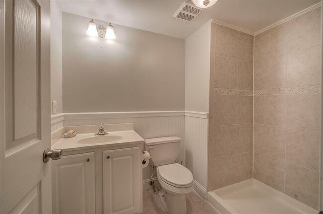 Building Photo - 2320 Starr Lake Dr NW
