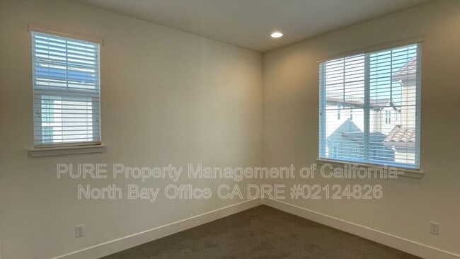 Building Photo - 5320 Kirby Pl