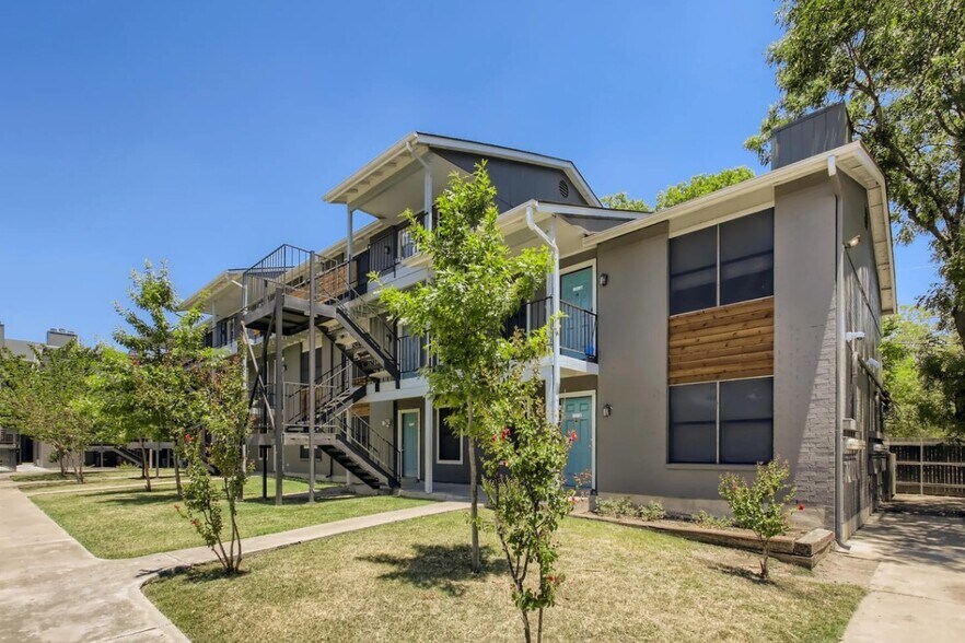 Building Photo - 6500 Champion Grandview Way