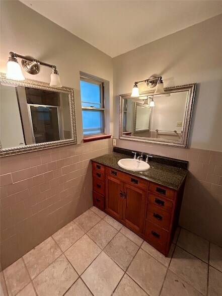 Building Photo - 1408 Kiowa Dr