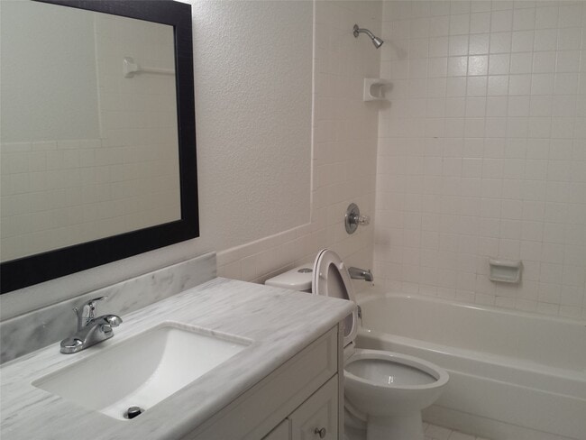Building Photo - 2400 N Braeswood Blvd