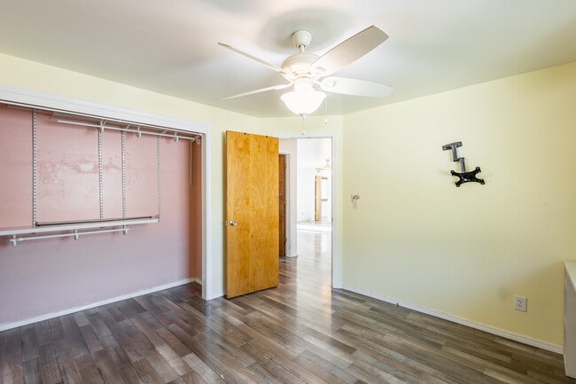 Building Photo - 924 E Georgia Ave