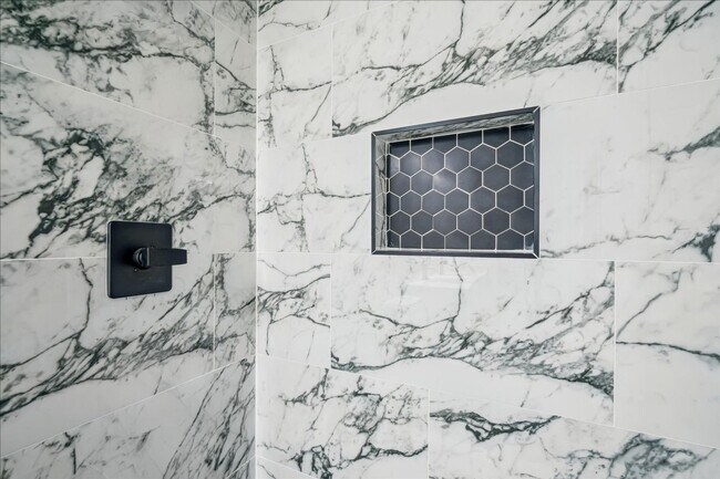 Building Photo - Spacious 4BR/2BA Home with 1,387 Sq Ft — Prime Memphis Location!