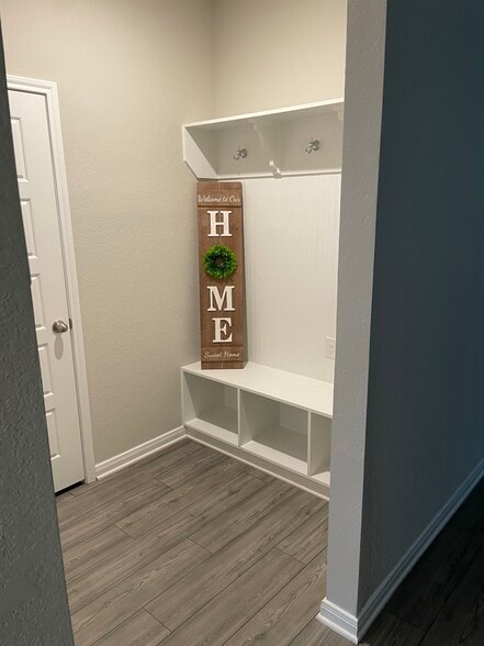 Building Photo - 3065 Charyn Way