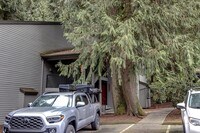 Building Photo - 2bd/1.75ba Redmond Condo