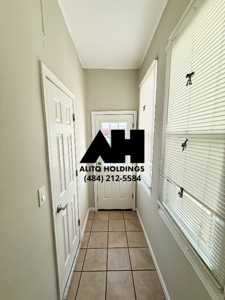 Building Photo - 744 N Ninth St