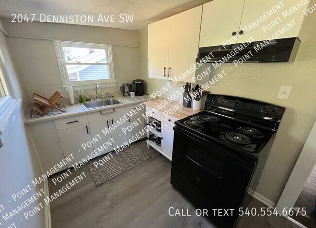 Building Photo - 2047 Denniston Ave SW