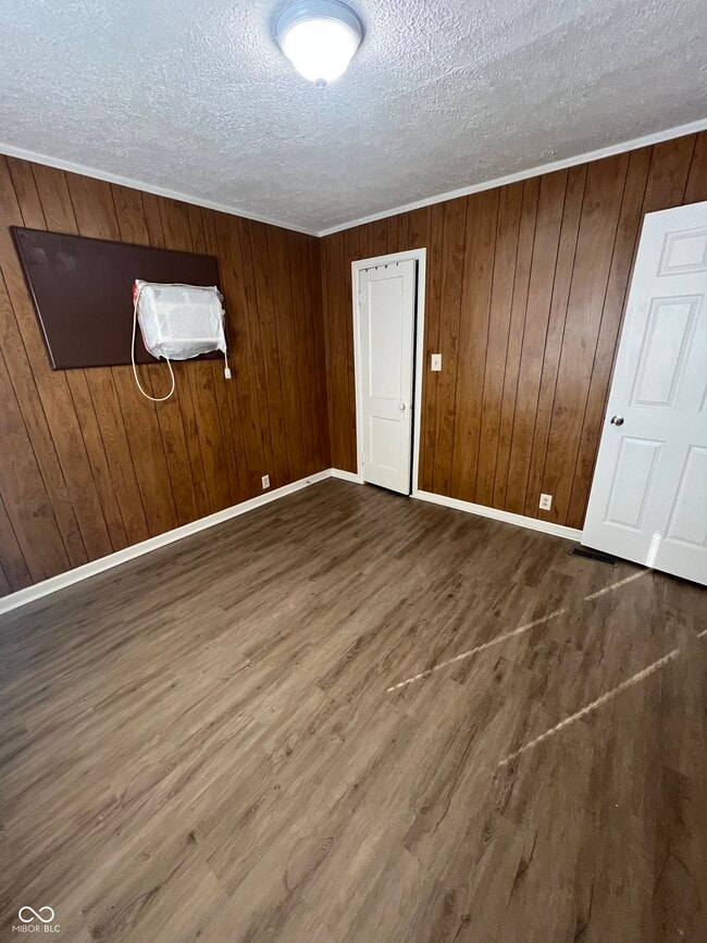 Building Photo - 918 N Kealing Ave