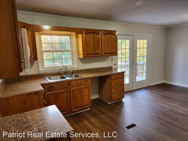 Building Photo - 3 br, 1.5 bath House - 830 Muskegon Drive