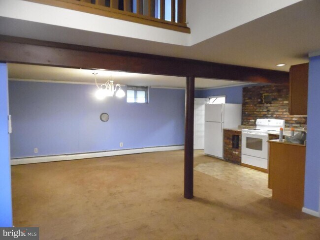 Building Photo - 512 Clems Run