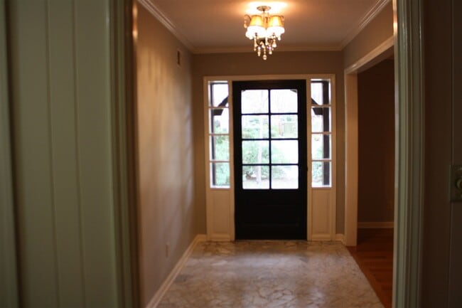 Building Photo - 1833 Greensprings Ln