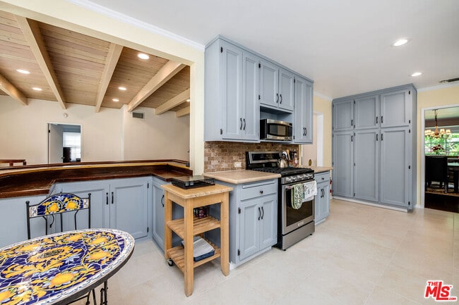 Building Photo - 4439 Arcola Ave