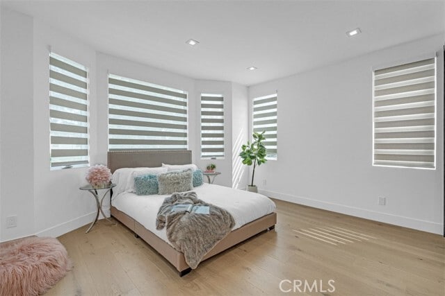 Building Photo - 430 W Kenneth Rd