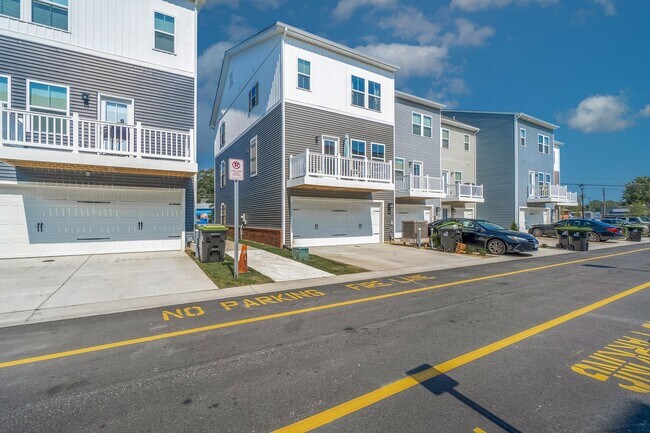 Building Photo - 2694A Azalea Garden Road