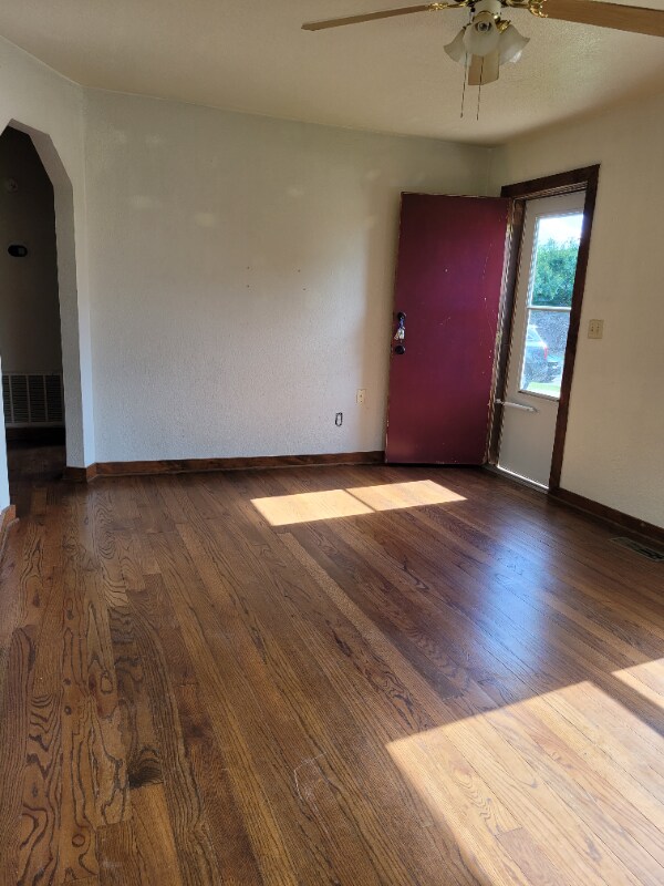 Building Photo - 520 E Lockheed Dr