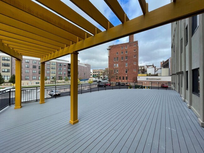 Building Photo - Luxurious 1-Bedroom Apartments in Downtown Schenectady!