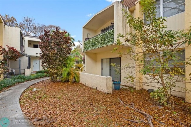 Building Photo - 7831 SW 56th St