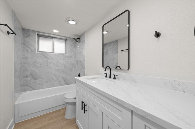 Building Photo - 1107 Progreso Dr