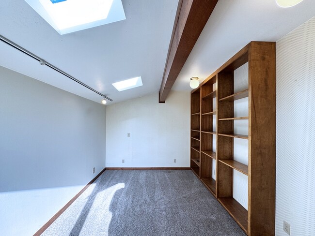 Building Photo - 2393 Emerald St