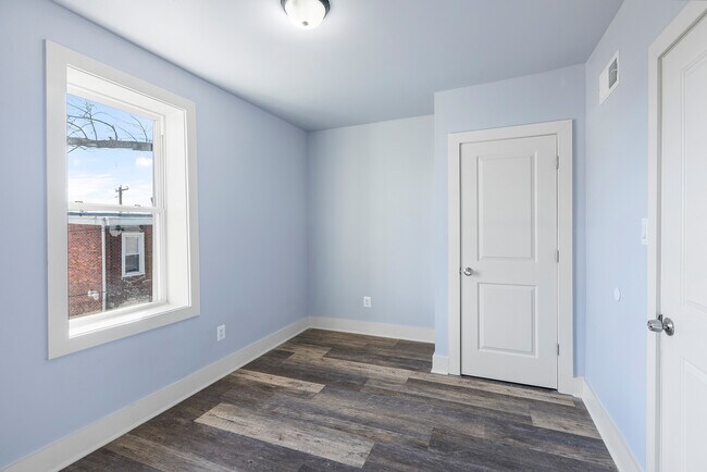 Building Photo - 5430 Delancey St