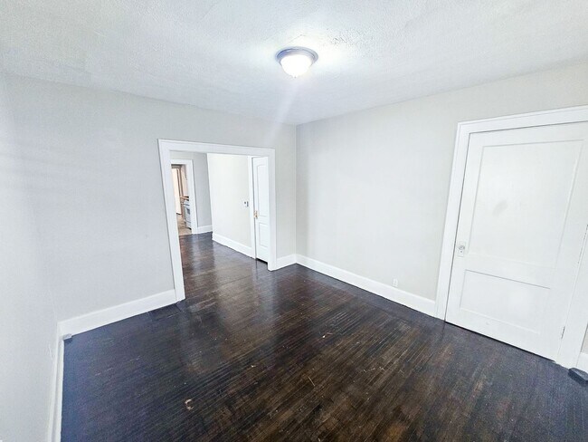 Building Photo - 712-712 N Bosart Ave