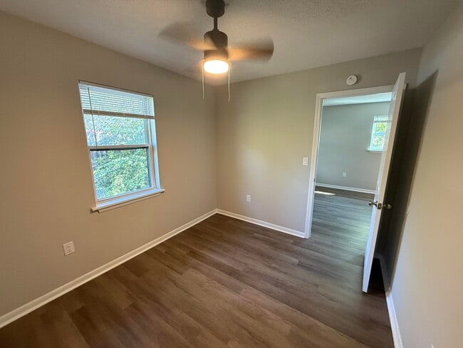 Building Photo - 213 N Ann St