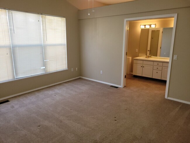 Building Photo - 1329 Nutwood Dr