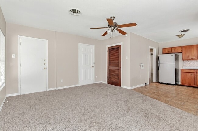 Building Photo - 10943 Desdemona Dr