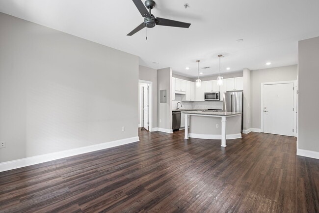 Building Photo - 840 United Ave SE