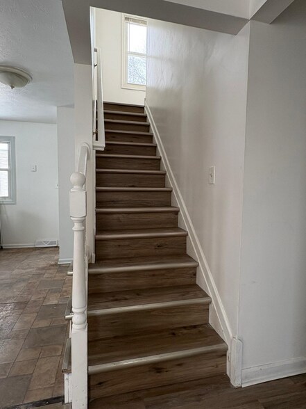 Building Photo - 5324 Kohout St