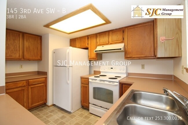 Building Photo - 145 3rd Ave SW