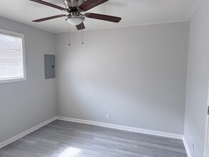 Building Photo - 1416 23rd Ave N