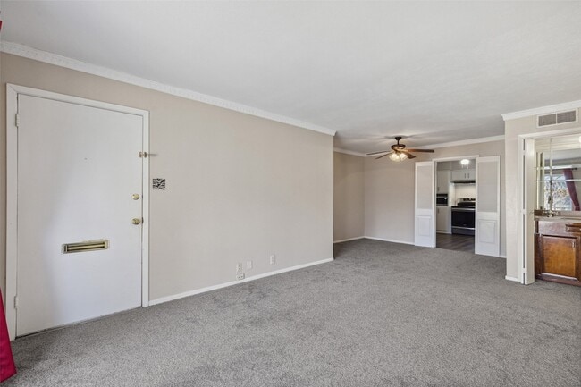Building Photo - 7918 Royal Ln