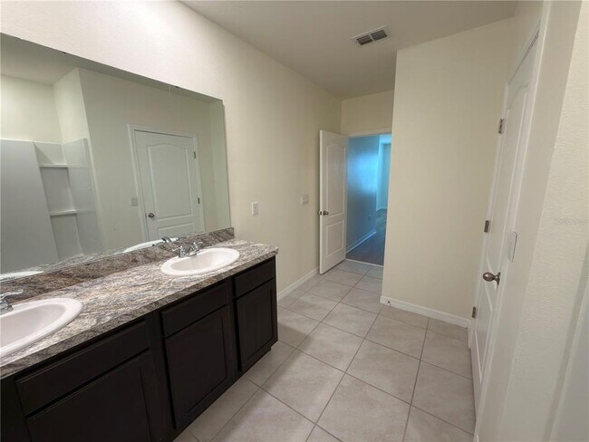 Building Photo - 308 Sofia Ln
