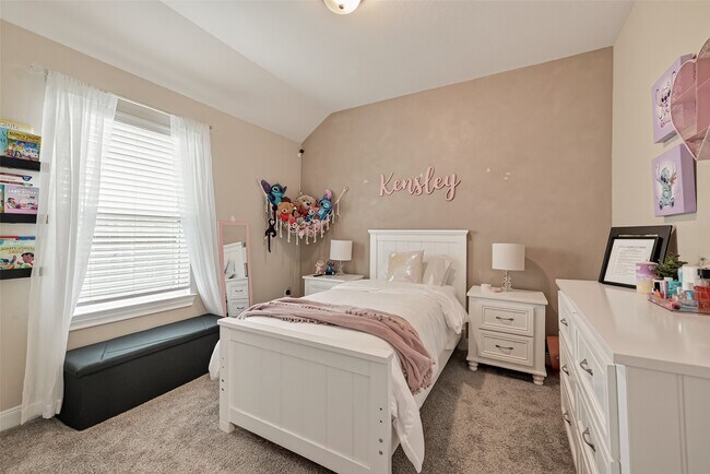 Building Photo - 20223 Sagebrush Hollow Dr