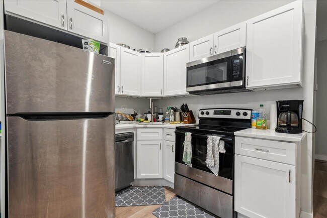 Building Photo - 649 N 33rd St
