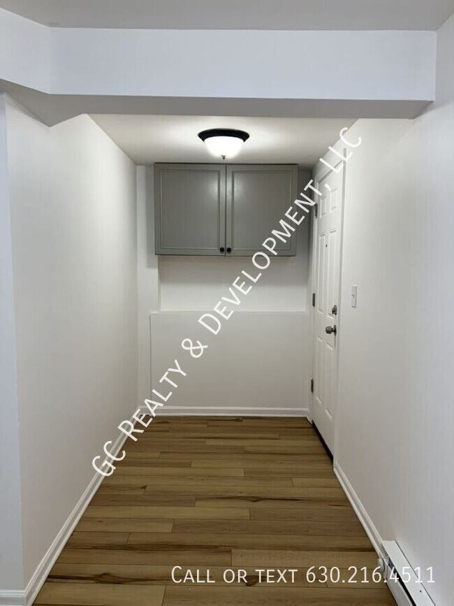 Building Photo - 915 N Monticello Ave