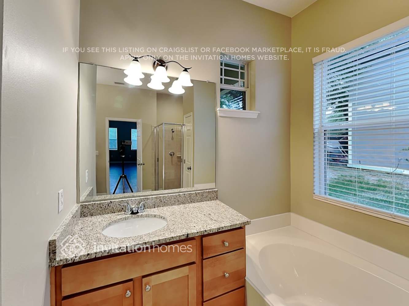 Building Photo - 1731 Southern Oak Loop