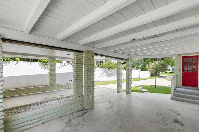 Building Photo - 1207 W Charter St