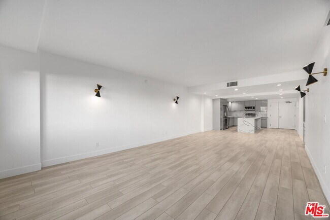 Building Photo - 1118 3rd St