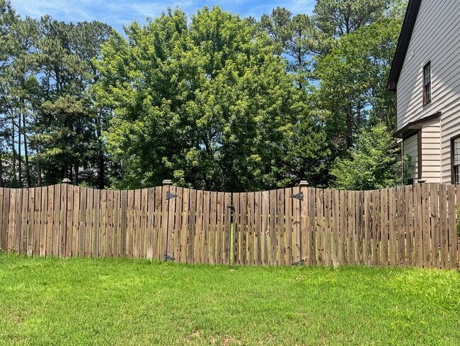 Building Photo - 3108 Summer Oaks Dr
