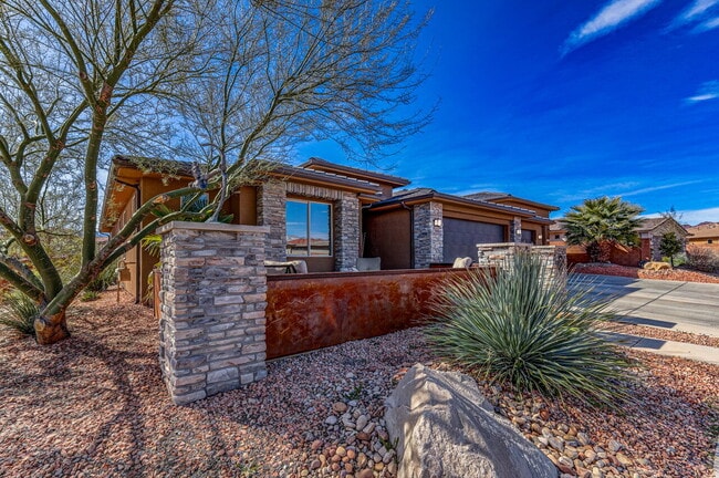 Building Photo - "Charming 3-Bedroom Retreat with 2 Baths and 2150 Sq. Ft. of Comfort in Santa Clara!"