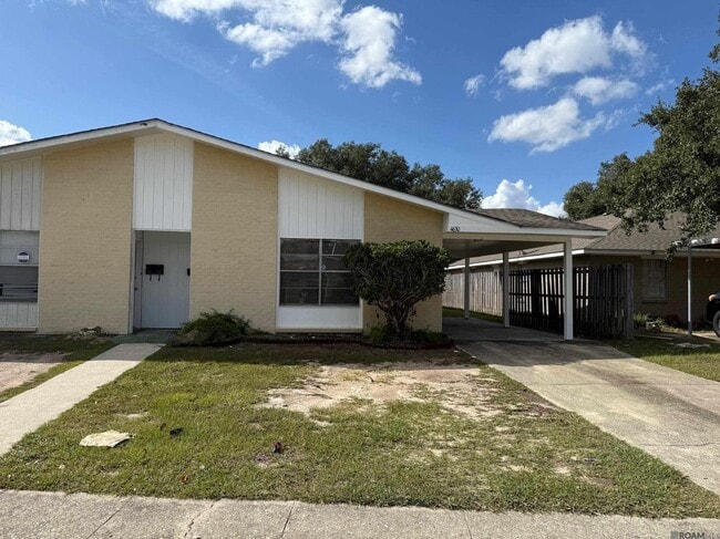 Building Photo - 4630 Southpark Dr